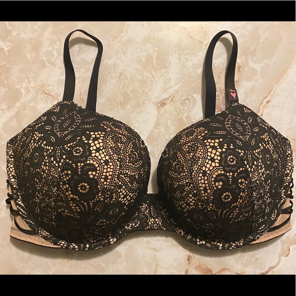 ❌SOLD❌ Victoria Secret Very Sexy Lace Push Up Bra